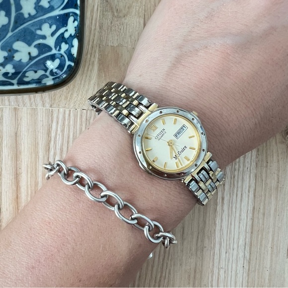 Citizen Quartz ladies gold tone silver tone dress watch NEW BATTERY - Picture 2 of 9